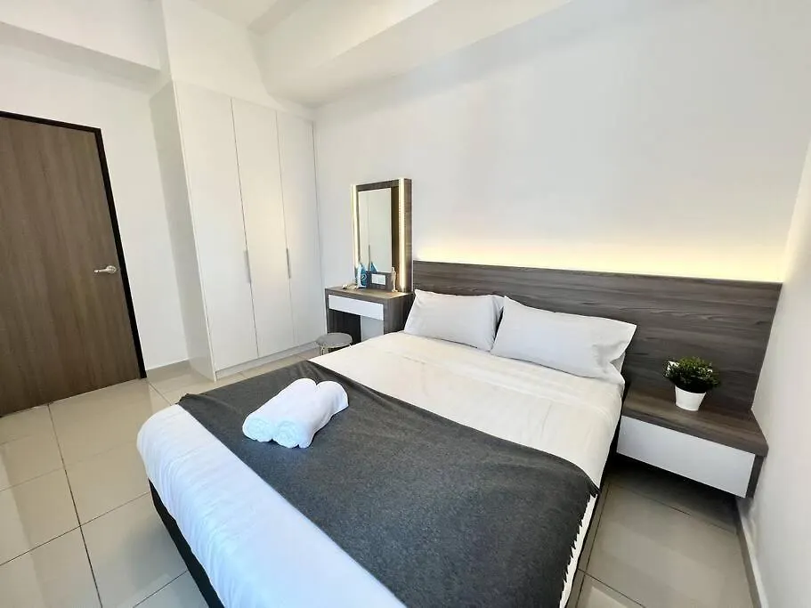 Middle Town Breezy Stay {Novo8} 4Pax-Wifi Малакка Апартаменты