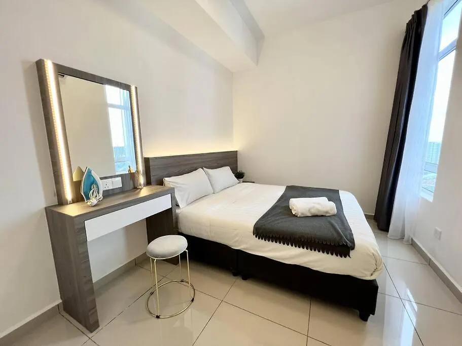 Middle Town Breezy Stay {Novo8} 4Pax-Wifi Малакка 0*,  Малайзия