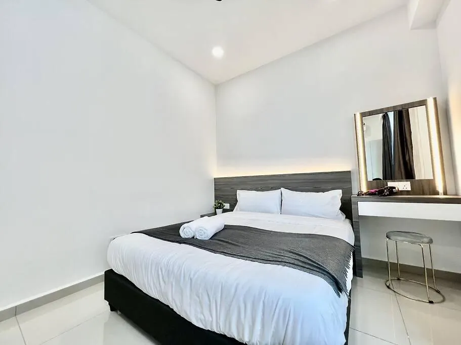 Апартаменты Middle Town Breezy Stay {Novo8} 4Pax-Wifi Малакка